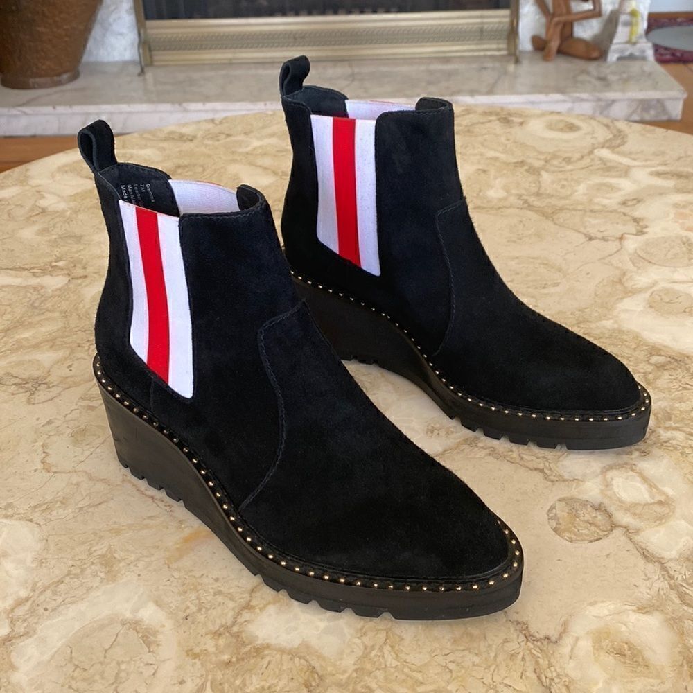 NWOT Cecelia Gemma Leather Wedge Booties Size 8